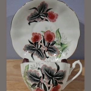 VINTAGE TEACUP AND SAUCER FLORAL